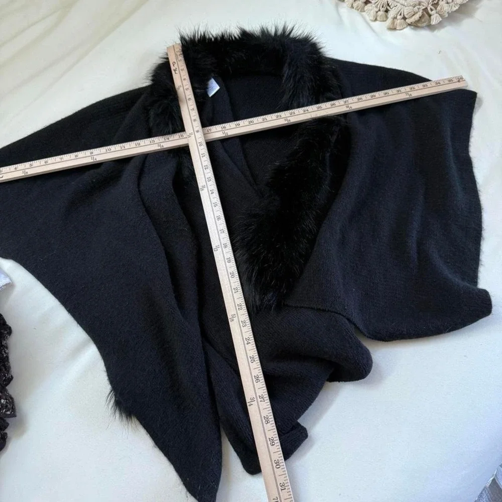 black‎ shawl  Y2K Guess black shawl one size